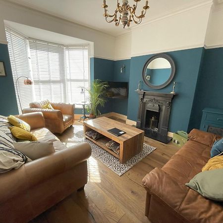 Stylish 5-Bedroom House Near Tunnels Beach Ilfracombe Bagian luar foto