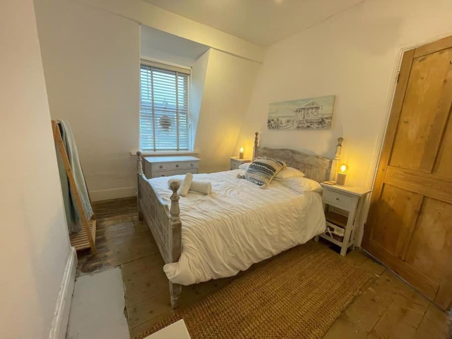 Stylish 5-Bedroom House Near Tunnels Beach Ilfracombe Bagian luar foto