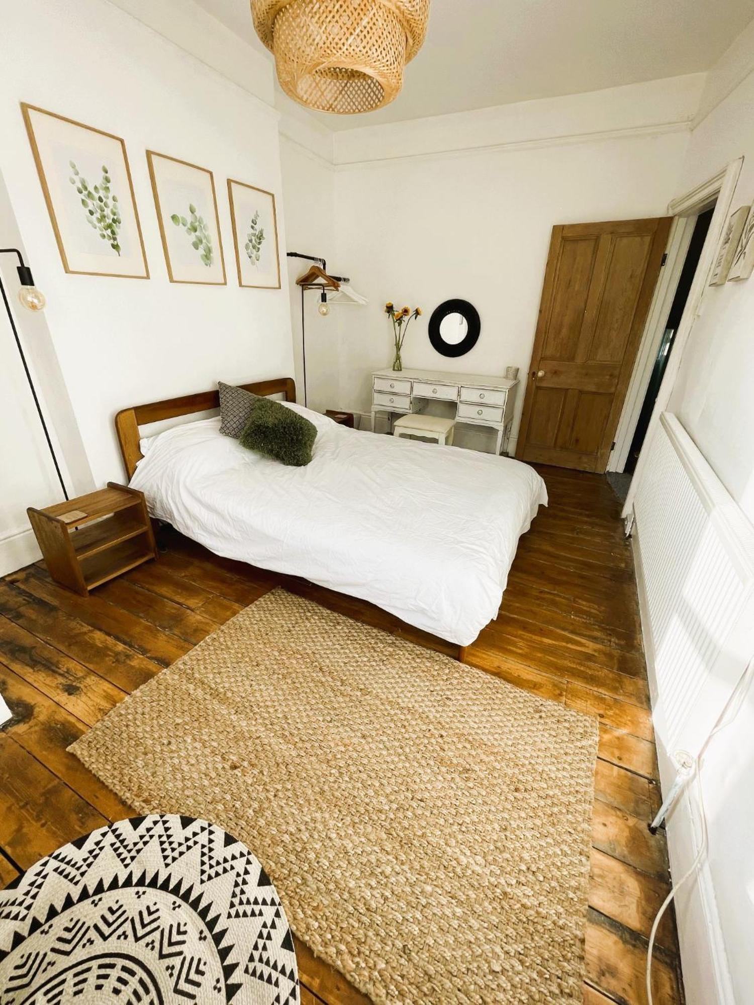 Stylish 5-Bedroom House Near Tunnels Beach Ilfracombe Bagian luar foto