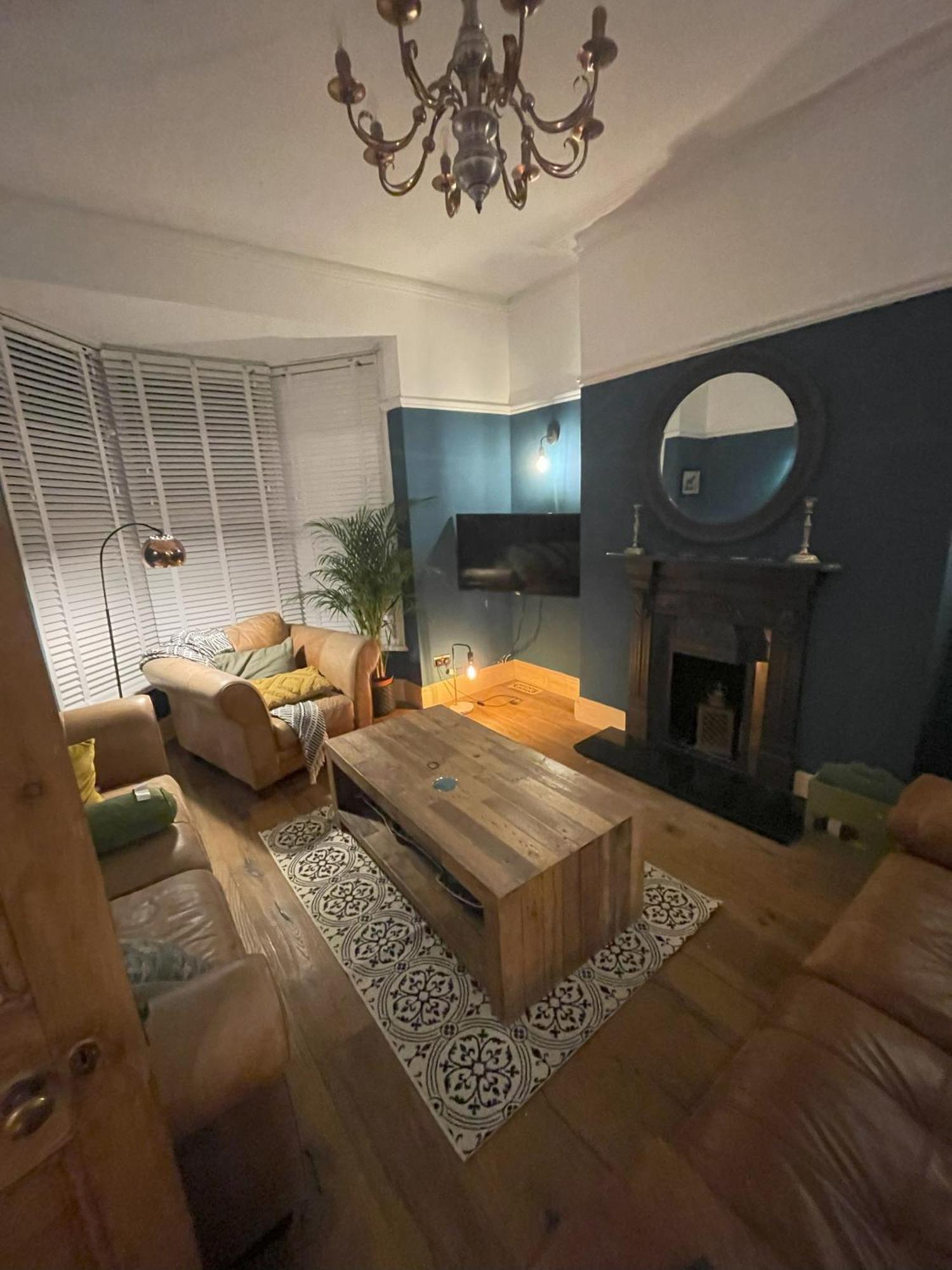 Stylish 5-Bedroom House Near Tunnels Beach Ilfracombe Bagian luar foto